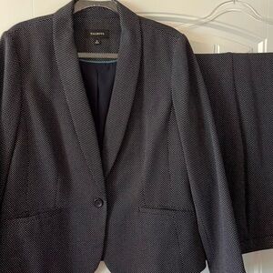 Talbots blue and white dot suit 16